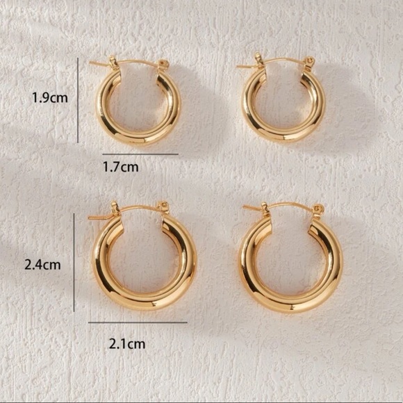 SHEIN - Simple Gold Hoop Earrings - Picture 3 of 6
